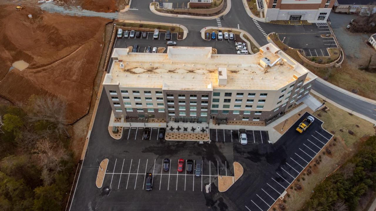 Holiday Inn Express & Suites Charlottesville By Ihg Zewnętrze zdjęcie