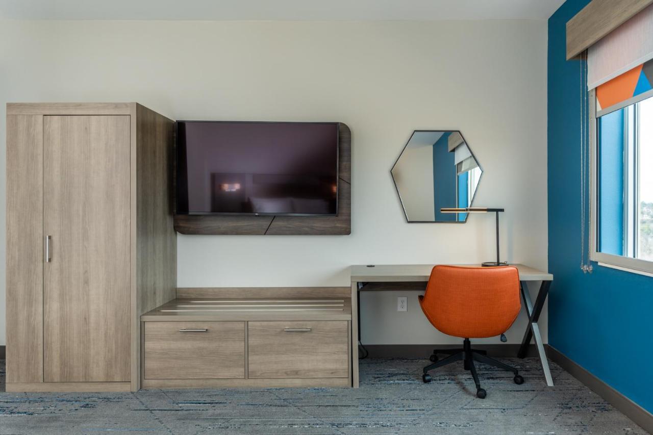 Holiday Inn Express & Suites Charlottesville By Ihg Zewnętrze zdjęcie