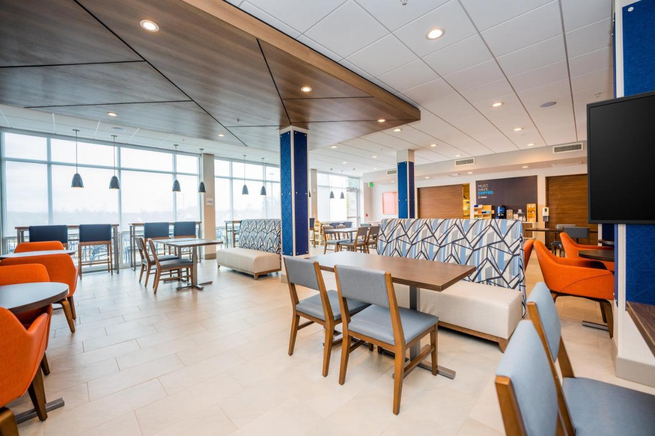 Holiday Inn Express & Suites Charlottesville By Ihg Zewnętrze zdjęcie