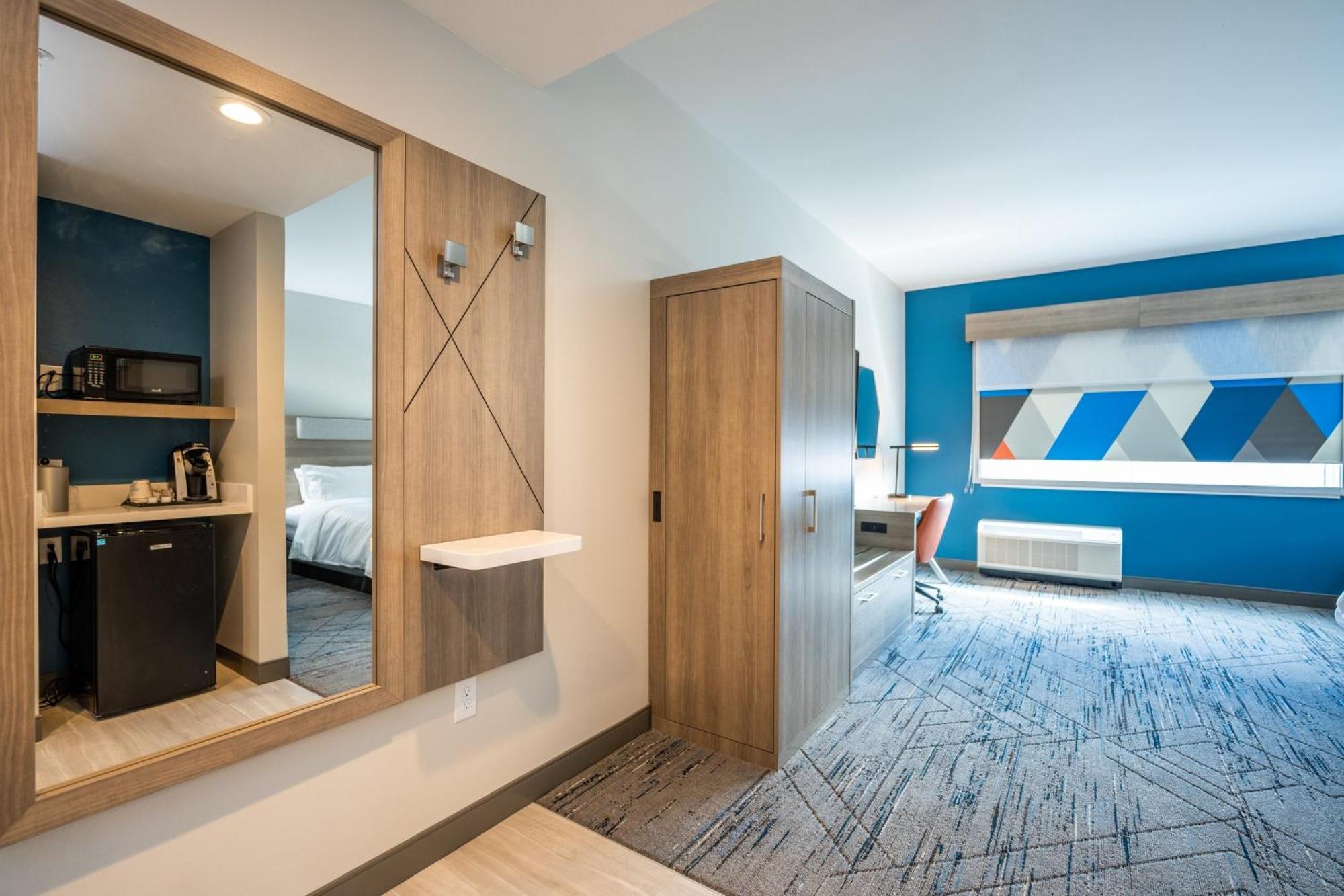 Holiday Inn Express & Suites Charlottesville By Ihg Zewnętrze zdjęcie